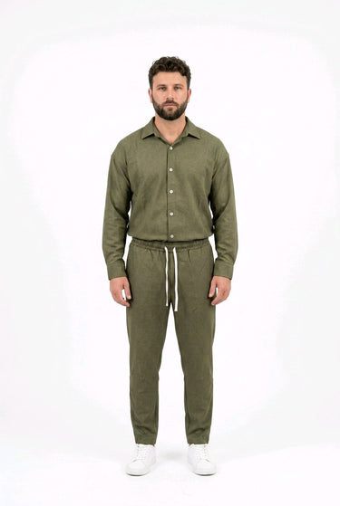 Coordinated Set Military Green Detailansicht – Made in Italy, Stretch-Outfit in Dunkelgrün | GMILANO Basel